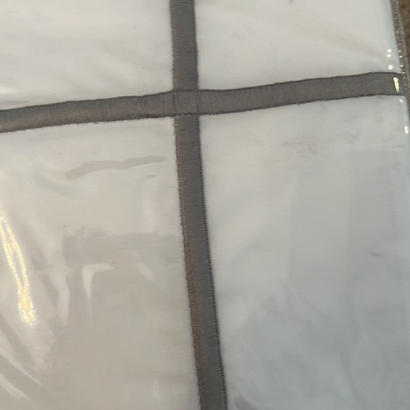 Yves Delorme Palace Collection Athena Standard Shams. - Picture 9 of 9